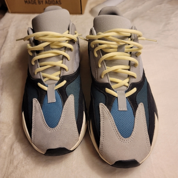 ADIDAS YEEZY 700 WAVERUNNER, size 11 - Picture 3 of 9